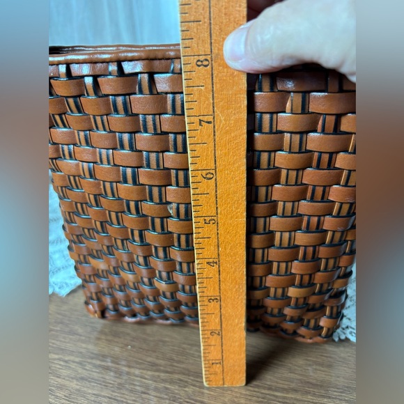 Nine West Vintage Elegant Brown Basket Woven Crossbody Bag - Picture 5 of 6